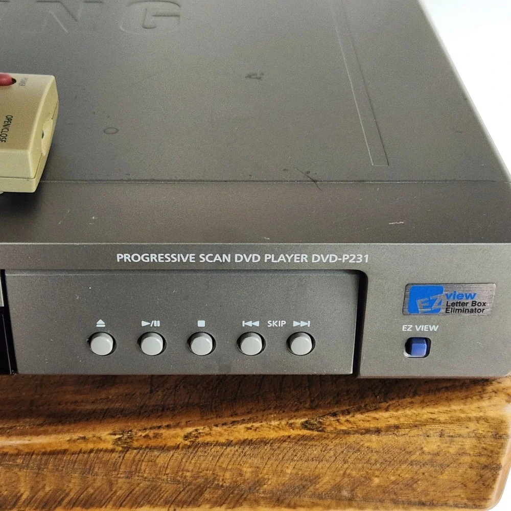 Samsung DVD-P231 Progressive Scan DVD Player Silver Grey Vtg 2003 w/OEM Remote